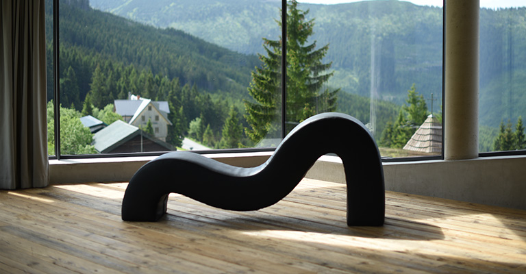 Tantra sofa