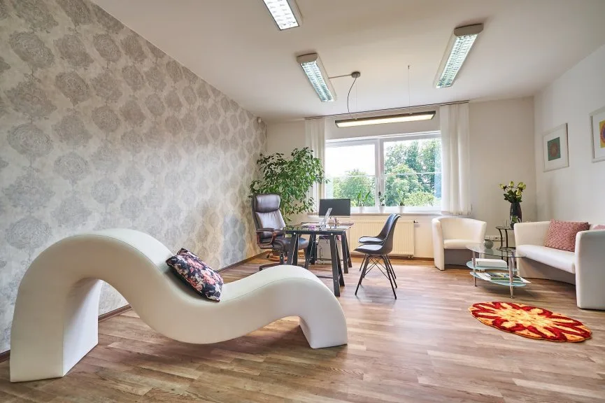 Světlé sofa SOFAAH! v interiéru